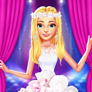 Ellie Fashion Fever Dress Up
